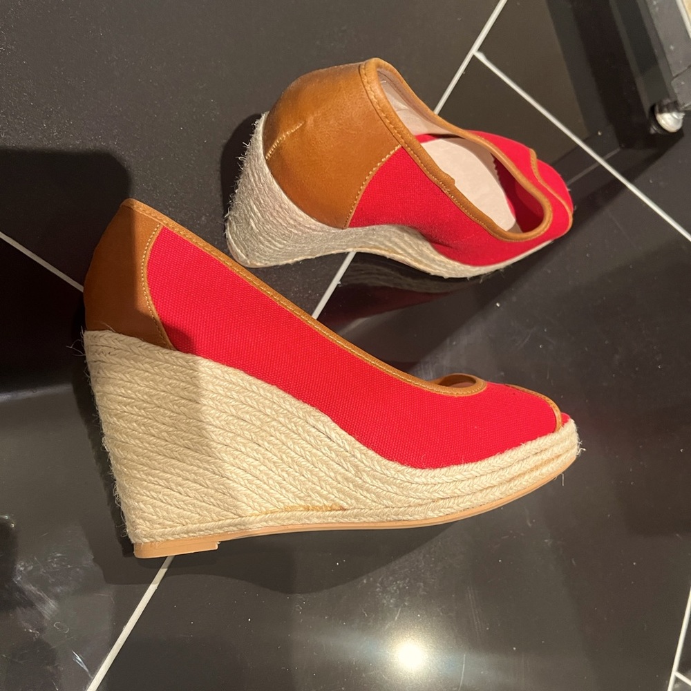 Chateau red wedge shoes size 8